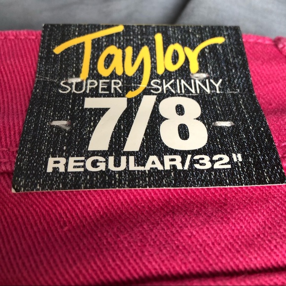 dELiA’s Taylor Styled Pink Straight Jeans - Picture 4 of 8
